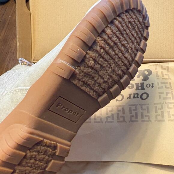 Propet Delaney Mid Zip Boots 6 NWT 6W Wide Quilted Tan Sand NWT Mid Calf Suede - Picture 8 of 8